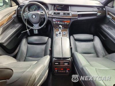 Zdjęcie 8 z 11 samochodu: 2014 BMW 740 I VIN:WBAYA6C57ED144703 - miniatura