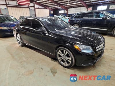 Czwarte zdjęcie samochodu z boku: 2018 MERCEDES-BENZ C 300 4MATIC VIN:WDDWF4KBXJR387335 - miniatura