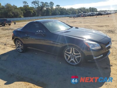 Czwarte zdjęcie samochodu z boku: 2013 MERCEDES-BENZ SLK 350 VIN:WDDPK5HAXDF061951 - miniatura