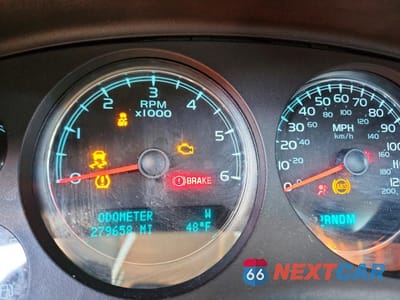 Zdjęcie 9 z 14 samochodu: 2014 CHEVROLET TAHOE C1500 LT VIN:1GNSCBE01ER217264 - miniatura