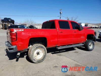 Trzecie zdjęcie samochodu z tyłu: 2016 CHEVROLET SILVERADO K2500 HEAVY DUTY LT VIN:1GC1KVE88GF176876 - miniatura