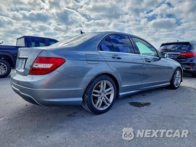 Trzecie zdjęcie samochodu z tyłu: 2012 MERCEDES-BENZ C 250 VIN:WDDGF4HB9CA621977 - miniatura