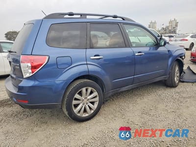 Trzecie zdjęcie samochodu z tyłu: 2011 SUBARU FORESTER 2.5X PREMIUM VIN:JF2SHADC6BG725755 - miniatura