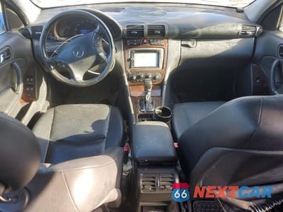 Zdjęcie 8 z 11 samochodu: 2004 MERCEDES-BENZ C 240 4MATIC VIN:WDBRF81J04F511463 - miniatura