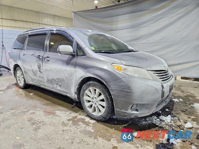 Czwarte zdjęcie samochodu z boku: 2015 TOYOTA SIENNA LE VIN:5TDJK3DC3FS105402 - miniatura