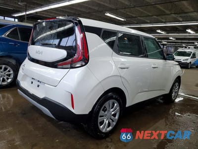 Trzecie zdjęcie samochodu z tyłu: 2023 KIA SOUL LX VIN:KNDJ23AU0P7872990 - miniatura