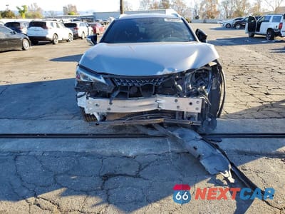 Piąte zdjęcie samochodu w środku: 2019 LEXUS UX 200 VIN:JTHY3JBH2K2016774 - miniatura