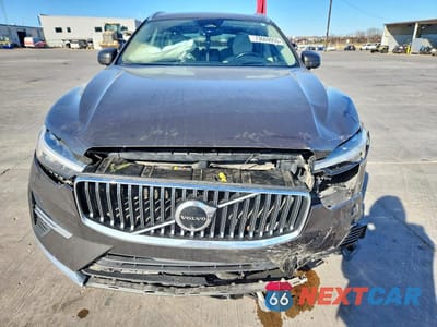 Piąte zdjęcie samochodu w środku: 2022 VOLVO XC60 B5 INSCRIPTION VIN:YV4L12DL2N1945444 - miniatura