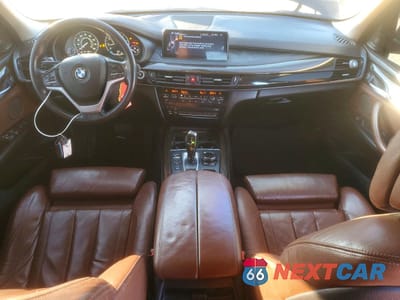 Zdjęcie 8 z 13 samochodu: 2015 BMW X5 XDRIVE50I VIN:5UXKR6C53F0J79330 - miniatura