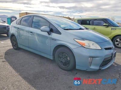 Czwarte zdjęcie samochodu z boku: 2013 TOYOTA PRIUS VIN:JTDKN3DU8D5664841 - miniatura