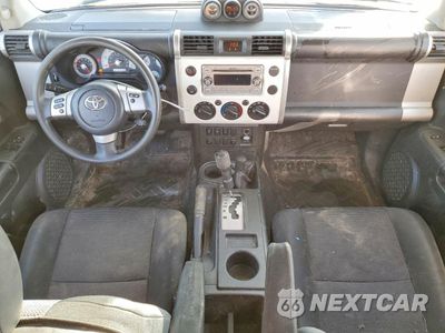 Zdjęcie 8 z 12 samochodu: 2012 TOYOTA FJ CRUISER VIN:JTEBU4BFXCK133021 - miniatura