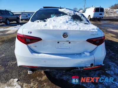 Zdjęcie 6 z 13 samochodu: 2022 ALFA ROMEO GIULIA VIN:ZARFANAN1N7656727 - miniatura