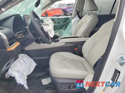 Zdjęcie 7 z 13 samochodu: 2024 TOYOTA GRAND HIGHLANDER XLE VIN:5TDAAAB50RS069250 - miniatura