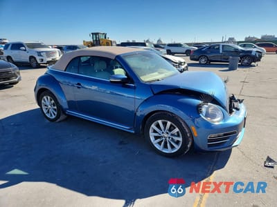 Czwarte zdjęcie samochodu z boku: 2019 VOLKSWAGEN BEETLE S VIN:3VW5DAAT7KM512411 - miniatura