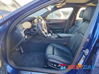 Zdjęcie 7 z 12 samochodu: 2023 BMW M550XI VIN:WBA13BK00PCM25650 - miniatura