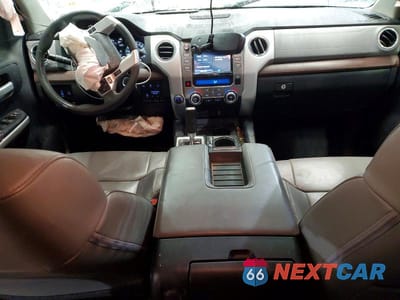 Zdjęcie 8 z 12 samochodu: 2018 TOYOTA TUNDRA DOUBLE CAB LIMITED VIN:5TFBY5F16JX693129 - miniatura