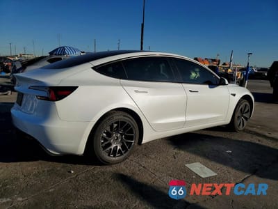 Trzecie zdjęcie samochodu z tyłu: 2026 TESLA MODEL 3 VIN:5YJ3E1EAXTF145848 - miniatura