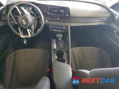 Zdjęcie 8 z 12 samochodu: 2025 HYUNDAI ELANTRA BLUE VIN:KMHLM4DJ0SU164478 - miniatura
