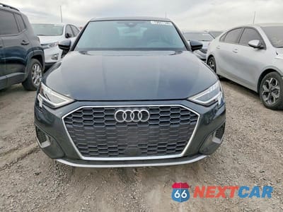 Piąte zdjęcie samochodu w środku: 2024 AUDI A3 PREMIUM VIN:WAUAUDGYXRA018036 - miniatura