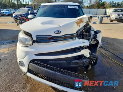 Piąte zdjęcie samochodu w środku: 2019 KIA SOUL + VIN:KNDJP3A5XK7631246 - miniatura