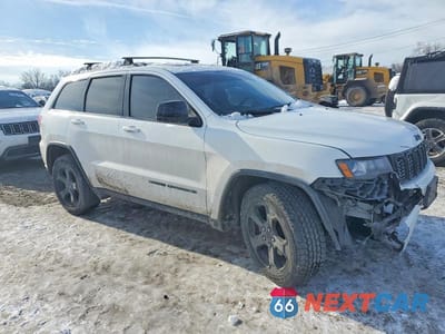 Czwarte zdjęcie samochodu z boku: 2019 JEEP GRAND CHEROKEE LAREDO VIN:1C4RJFAG2KC591386 - miniatura
