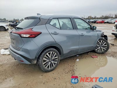 Trzecie zdjęcie samochodu z tyłu: 2021 NISSAN KICKS SV VIN:3N1CP5CV4ML470900 - miniatura