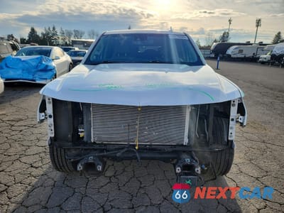 Piąte zdjęcie samochodu w środku: 2017 CHEVROLET SUBURBAN K1500 PREMIER VIN:1GNSKJKC1HR226384 - miniatura