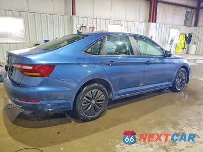 Trzecie zdjęcie samochodu z tyłu: 2019 VOLKSWAGEN JETTA SEL VIN:3VWE57BU7KM067420 - miniatura