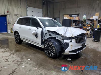 Czwarte zdjęcie samochodu z boku: 2025 VOLVO XC90 PLUS VIN:YV4M12PB3S1355191 - miniatura