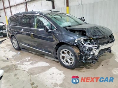 Czwarte zdjęcie samochodu z boku: 2023 CHRYSLER PACIFICA LIMITED VIN:2C4RC1GG2PR560870 - miniatura