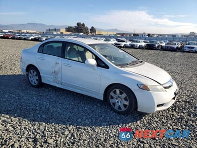 Czwarte zdjęcie samochodu z boku: 2010 HONDA CIVIC LX VIN:2HGFA1F52AH536995 - miniatura