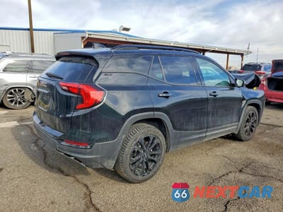 Trzecie zdjęcie samochodu z tyłu: 2021 GMC TERRAIN SLT VIN:3GKALVEV6ML344801 - miniatura