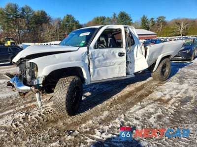 2004 GMC NEW SIERRA K1500 1GTEK19T84Z281923 - główne zdjęcie licytacji z USA - miniatura