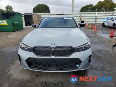 Piąte zdjęcie samochodu w środku: 2025 BMW M340XI VIN:3MW69FT08S8F20063 - miniatura