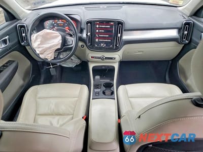 Zdjęcie 8 z 12 samochodu: 2022 VOLVO XC40 T5 MOMENTUM VIN:YV4162UKXN2697566 - miniatura