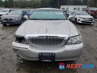 Piąte zdjęcie samochodu w środku: 2011 LINCOLN TOWN CAR SIGNATURE LIMITED VIN:2LNBL8CV8BX759260 - miniatura