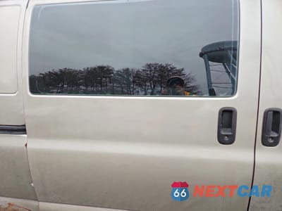 Zdjęcie 11 z 13 samochodu: 2003 CHEVROLET EXPRESS G3500 VIN:1GCHG39U031231730 - miniatura