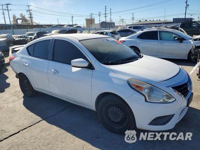 Czwarte zdjęcie samochodu z boku: 2017 NISSAN VERSA S VIN:3N1CN7APXHL845183 - miniatura