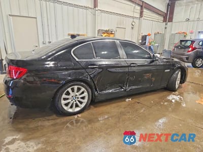 Trzecie zdjęcie samochodu z tyłu: 2016 BMW 535 I VIN:WBA5B1C54GG132108 - miniatura