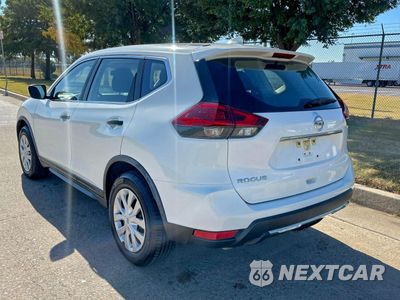 Trzecie zdjęcie samochodu z tyłu: 2020 NISSAN ROGUE S VIN:JN8AT2MT6LW013210 - miniatura
