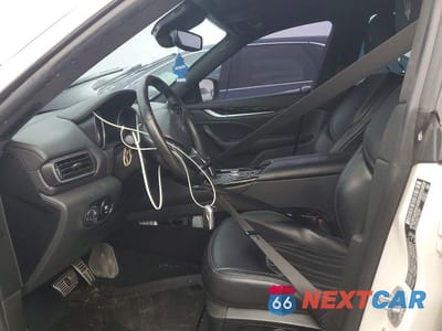 Zdjęcie 7 z 13 samochodu: 2019 MASERATI LEVANTE VIN:ZN661XUA7KX318693 - miniatura