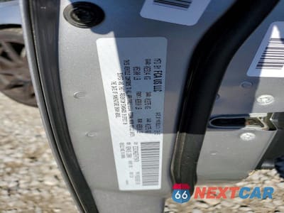 Zdjęcie 12 z 12 samochodu: 2015 CHRYSLER 300 LIMITED VIN:2C3CCAAG2FH779478 - miniatura