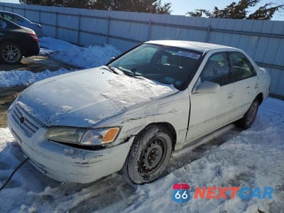 1998 TOYOTA CAMRY 4T1BG28K8WU376965 - główne zdjęcie licytacji z USA - miniatura