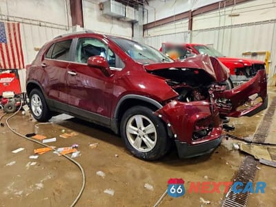 Czwarte zdjęcie samochodu z boku: 2017 CHEVROLET TRAX 1LT VIN:3GNCJLSB6HL165132 - miniatura