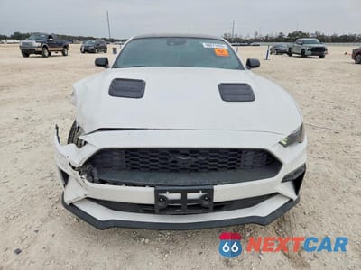 Piąte zdjęcie samochodu w środku: 2021 FORD MUSTANG VIN:1FA6P8TH5M5119800 - miniatura