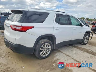 Trzecie zdjęcie samochodu z tyłu: 2018 CHEVROLET TRAVERSE LT VIN:1GNERGKW1JJ229652 - miniatura