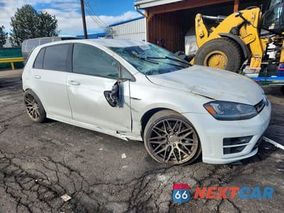 Czwarte zdjęcie samochodu z boku: 2016 VOLKSWAGEN GOLF R VIN:WVWUF7AU2GW247179 - miniatura