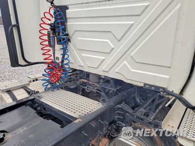 Zdjęcie 6 z 10 samochodu: 2018 INTERNATIONAL RH613 - SEMI TRUCK VIN:3HSDWTZR4JN794164 - miniatura