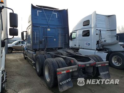 Trzecie zdjęcie samochodu z tyłu: 2020 VOLVO VNL SEMI TRUCK VIN:4V4NC9EHXLN255878 - miniatura