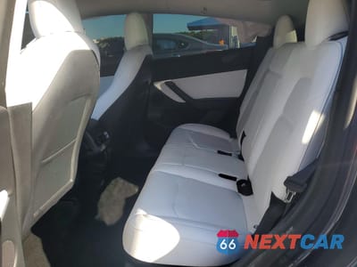 Zdjęcie 10 z 14 samochodu: 2022 TESLA MODEL Y VIN:7SAYGDEF3NF445475 - miniatura